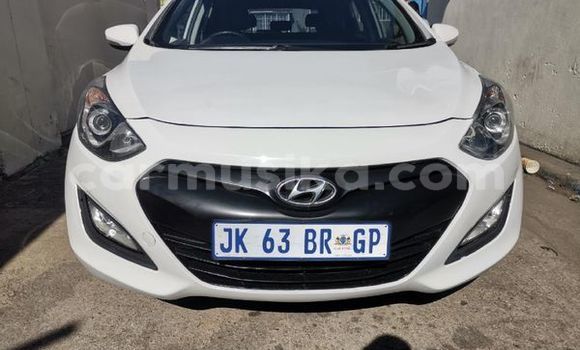 Buy Used Hyundai i30 White Car in Beitbridge in Matabeleland South Buy Used Hyundai i30 White Car in Beitbridge in Matabeleland South