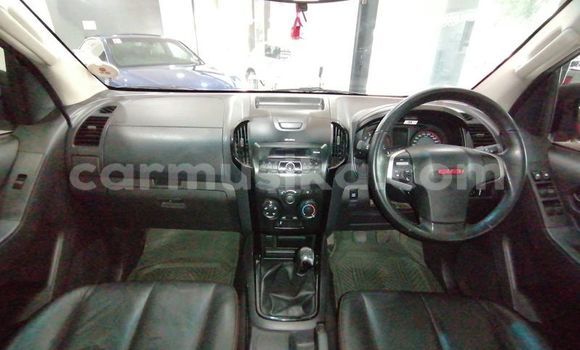 Buy Used Isuzu KB Red Car in Gweru in Midlands Buy Used Isuzu KB Red Car in Gweru in Midlands