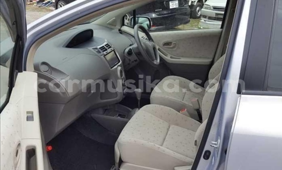 Nunua Ilio tumika Toyota Vitz Beige Gari ndani ya Beitbridge nchini Matabeleland Kusini Nunua Ilio tumika Toyota Vitz Beige Gari ndani ya Beitbridge nchini Matabeleland Kusini