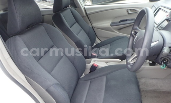 Tenga Tsaru Honda Insight Chena Mota in Beitbridge in Matabeleland South Tenga Tsaru Honda Insight Chena Mota in Beitbridge in Matabeleland South