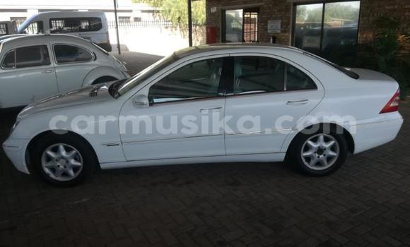 Buy Used Mercedes‒Benz C–Class White Car in Beitbridge in Matabeleland South