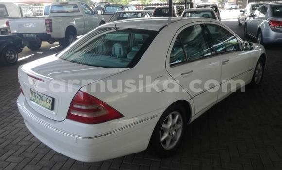 Tenga Tsaru Mercedes‒Benz C–Class Chena Mota in Beitbridge in Matabeleland South Tenga Tsaru Mercedes‒Benz C–Class Chena Mota in Beitbridge in Matabeleland South