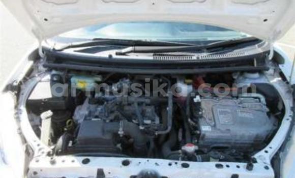 Buy Used Toyota Aqua White Car in Beitbridge in Matabeleland South Buy Used Toyota Aqua White Car in Beitbridge in Matabeleland South