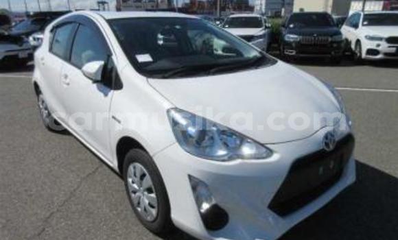 Buy Used Toyota Aqua White Car in Beitbridge in Matabeleland South Buy Used Toyota Aqua White Car in Beitbridge in Matabeleland South