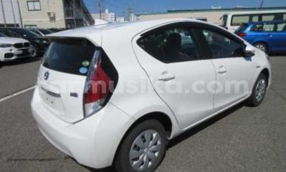 Buy Used Toyota Aqua White Car in Beitbridge in Matabeleland South Buy Used Toyota Aqua White Car in Beitbridge in Matabeleland South