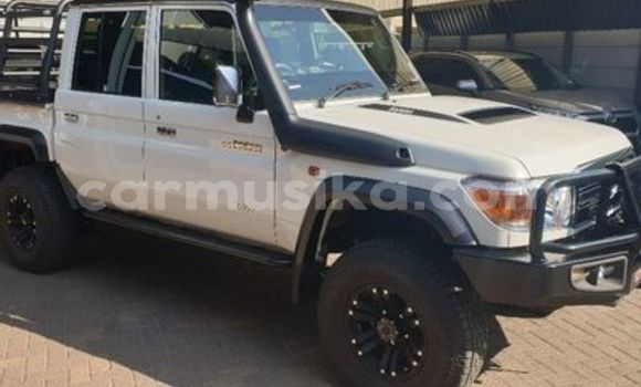 Buy Used Toyota Land Cruiser White Car in Beitbridge in Matabeleland South Buy Used Toyota Land Cruiser White Car in Beitbridge in Matabeleland South