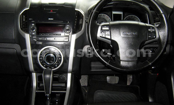 Buy Used Isuzu KB Red Car in Beitbridge in Matabeleland South Buy Used Isuzu KB Red Car in Beitbridge in Matabeleland South