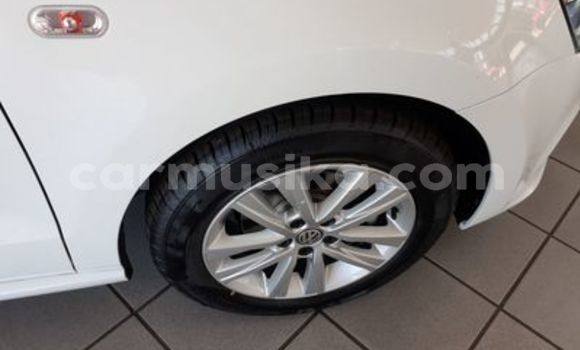 Nunua Ilio tumika Volkswagen Polo Nyeupe Gari ndani ya Beitbridge nchini Matabeleland Kusini Nunua Ilio tumika Volkswagen Polo Nyeupe Gari ndani ya Beitbridge nchini Matabeleland Kusini