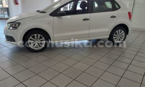 Nunua Ilio tumika Volkswagen Polo Nyeupe Gari ndani ya Beitbridge nchini Matabeleland Kusini Nunua Ilio tumika Volkswagen Polo Nyeupe Gari ndani ya Beitbridge nchini Matabeleland Kusini