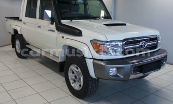 Nunua Ilio tumika Toyota Land Cruiser Nyeupe Gari ndani ya Beitbridge nchini Matabeleland Kusini