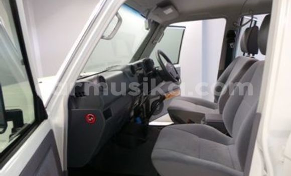 Tenga Tsaru Toyota Land Cruiser Chena Mota in Beitbridge in Matabeleland South Tenga Tsaru Toyota Land Cruiser Chena Mota in Beitbridge in Matabeleland South