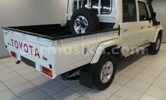 Tenga Tsaru Toyota Land Cruiser Chena Mota in Beitbridge in Matabeleland South Tenga Tsaru Toyota Land Cruiser Chena Mota in Beitbridge in Matabeleland South