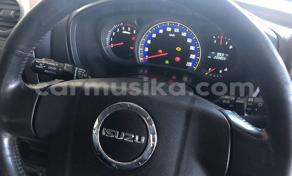 Buy Used Isuzu KB Red Car in Beitbridge in Matabeleland South Buy Used Isuzu KB Red Car in Beitbridge in Matabeleland South