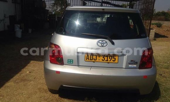 Nunua Ilio tumika Toyota IST Fedha Gari ndani ya Alexandra Park nchini Harare