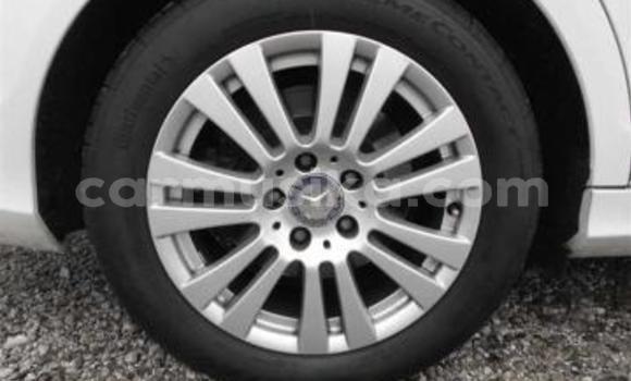 Acheter Occasion Voiture Mercedes-Benz C-Classe Blanc à Beitbridge, Matabeleland South Acheter Occasion Voiture Mercedes-Benz C-Classe Blanc à Beitbridge, Matabeleland South