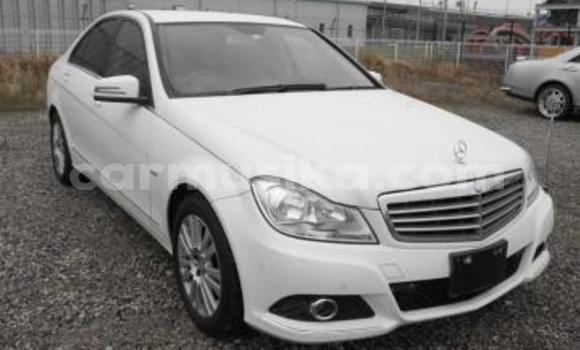 Acheter Occasion Voiture Mercedes-Benz C-Classe Blanc à Beitbridge, Matabeleland South Acheter Occasion Voiture Mercedes-Benz C-Classe Blanc à Beitbridge, Matabeleland South