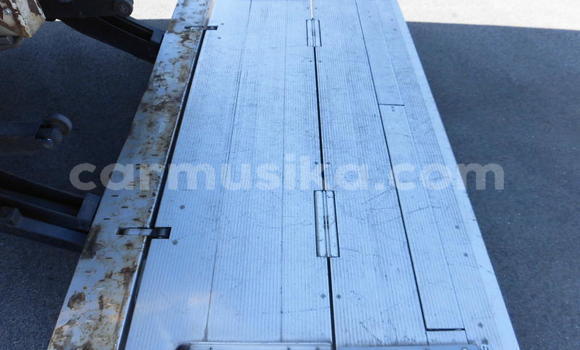 Buy Used Toyota Dyna White Truck in Beitbridge in Matabeleland South Buy Used Toyota Dyna White Truck in Beitbridge in Matabeleland South