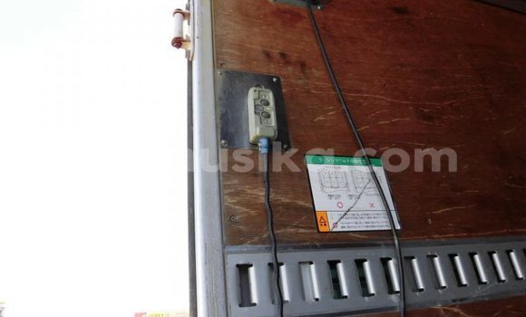 Buy Used Toyota Dyna White Truck in Beitbridge in Matabeleland South Buy Used Toyota Dyna White Truck in Beitbridge in Matabeleland South