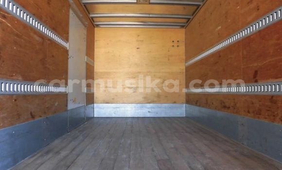 Buy Used Toyota Dyna White Truck in Beitbridge in Matabeleland South Buy Used Toyota Dyna White Truck in Beitbridge in Matabeleland South