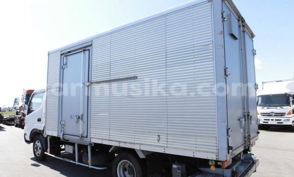 Buy Used Toyota Dyna White Truck in Beitbridge in Matabeleland South Buy Used Toyota Dyna White Truck in Beitbridge in Matabeleland South