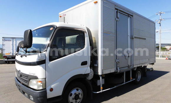 Buy Used Toyota Dyna White Truck in Beitbridge in Matabeleland South Buy Used Toyota Dyna White Truck in Beitbridge in Matabeleland South