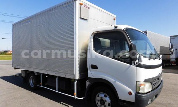 Buy Used Toyota Dyna White Truck in Beitbridge in Matabeleland South Buy Used Toyota Dyna White Truck in Beitbridge in Matabeleland South