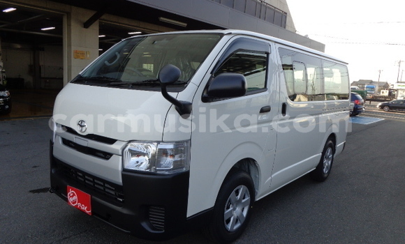 Nunua Ilio tumika Toyota Hiace Nyeupe Gari ndani ya Beitbridge nchini Matabeleland Kusini
