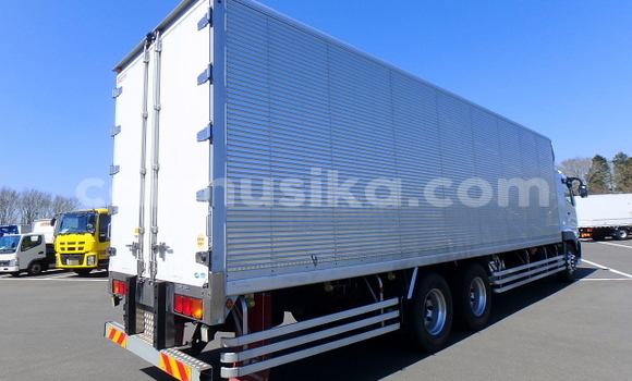 Tenga Tsaru Mitsubishi Fuso Chena Rori in Beitbridge in Matabeleland South Tenga Tsaru Mitsubishi Fuso Chena Rori in Beitbridge in Matabeleland South