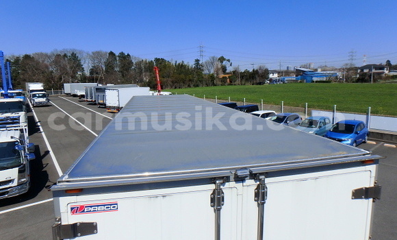 Tenga Tsaru Mitsubishi Fuso Chena Rori in Beitbridge in Matabeleland South Tenga Tsaru Mitsubishi Fuso Chena Rori in Beitbridge in Matabeleland South