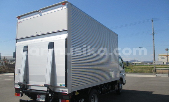 Buy Used Mitsubishi Fuso Other Truck in Beitbridge in Matabeleland South Buy Used Mitsubishi Fuso Other Truck in Beitbridge in Matabeleland South