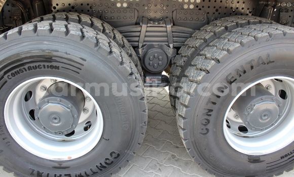 Tenga Tsaru Mercedes‒Benz Arocs Tsvuku Rori in Beitbridge in Matabeleland South Tenga Tsaru Mercedes‒Benz Arocs Tsvuku Rori in Beitbridge in Matabeleland South