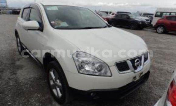 Buy Used Nissan Dualis White Car in Beitbridge in Matabeleland South