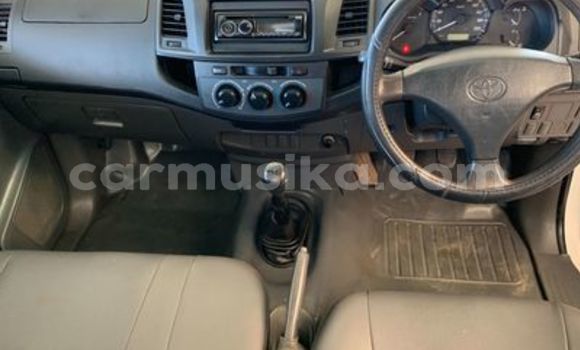 Tenga Tsaru Toyota Hilux Chena Mota in Beitbridge in Matabeleland South Tenga Tsaru Toyota Hilux Chena Mota in Beitbridge in Matabeleland South