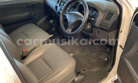 Tenga Tsaru Toyota Hilux Chena Mota in Beitbridge in Matabeleland South Tenga Tsaru Toyota Hilux Chena Mota in Beitbridge in Matabeleland South