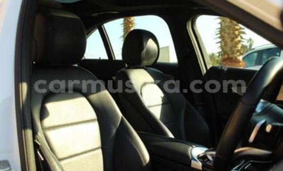 Acheter Occasion Voiture Mercedes-Benz C-Classe Blanc à Beitbridge, Matabeleland South Acheter Occasion Voiture Mercedes-Benz C-Classe Blanc à Beitbridge, Matabeleland South