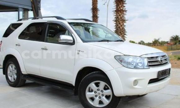 Tenga Tsaru Toyota Fortuner Chena Mota in Beitbridge in Matabeleland South Tenga Tsaru Toyota Fortuner Chena Mota in Beitbridge in Matabeleland South