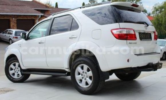 Tenga Tsaru Toyota Fortuner Chena Mota in Beitbridge in Matabeleland South Tenga Tsaru Toyota Fortuner Chena Mota in Beitbridge in Matabeleland South