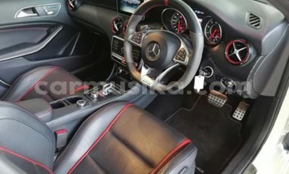 Acheter Occasion Voiture Mercedes‒Benz A-klasse AMG Blanc à Beitbridge, Matabeleland South Acheter Occasion Voiture Mercedes‒Benz A-klasse AMG Blanc à Beitbridge, Matabeleland South