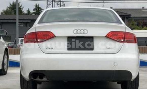 Nunua Ilio tumika Audi A4 Nyeupe Gari ndani ya Beitbridge nchini Matabeleland Kusini Nunua Ilio tumika Audi A4 Nyeupe Gari ndani ya Beitbridge nchini Matabeleland Kusini