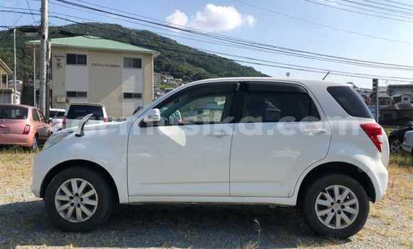 Acheter Occasion Voiture Toyota Rush Blanc à Beitbridge, Matabeleland South Acheter Occasion Voiture Toyota Rush Blanc à Beitbridge, Matabeleland South