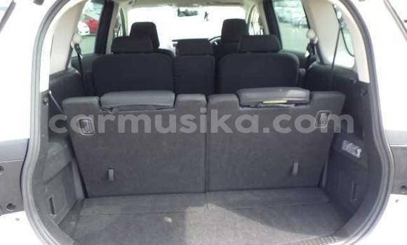 Nunua Ilio tumika Mazda Premacy Nyeupe Gari ndani ya Beitbridge nchini Matabeleland Kusini Nunua Ilio tumika Mazda Premacy Nyeupe Gari ndani ya Beitbridge nchini Matabeleland Kusini