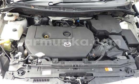 Nunua Ilio tumika Mazda Premacy Nyeupe Gari ndani ya Beitbridge nchini Matabeleland Kusini Nunua Ilio tumika Mazda Premacy Nyeupe Gari ndani ya Beitbridge nchini Matabeleland Kusini