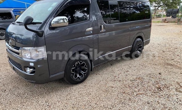 Nunua Mpya Toyota Hiace Nyeusi Gari ndani ya Beitbridge nchini Matabeleland Kusini Nunua Mpya Toyota Hiace Nyeusi Gari ndani ya Beitbridge nchini Matabeleland Kusini