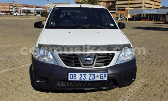 Buy Used Nissan NV200 White Car in Beitbridge in Matabeleland South