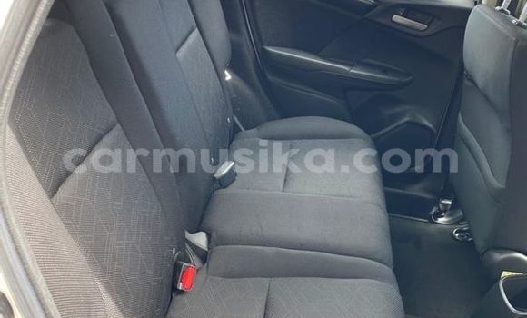 Nunua Ilio tumika Honda Jazz Nyeupe Gari ndani ya Beitbridge nchini Matabeleland Kusini Nunua Ilio tumika Honda Jazz Nyeupe Gari ndani ya Beitbridge nchini Matabeleland Kusini