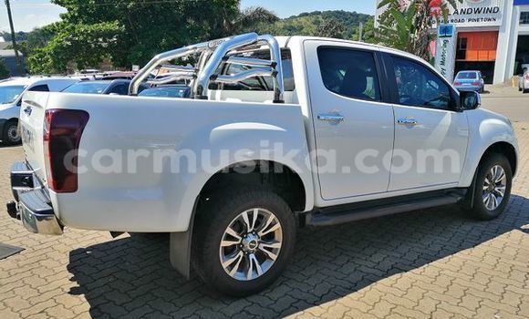 Tenga Tsaru Isuzu KB Chena Mota in Beitbridge in Matabeleland South Tenga Tsaru Isuzu KB Chena Mota in Beitbridge in Matabeleland South