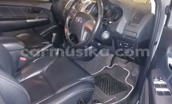 Buy Used Toyota Hilux Silver Car in Beitbridge in Matabeleland South Buy Used Toyota Hilux Silver Car in Beitbridge in Matabeleland South