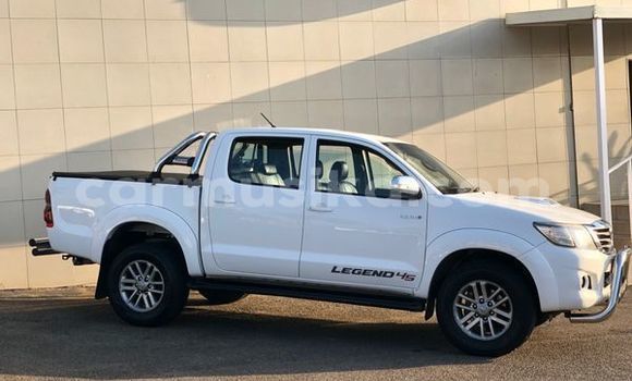 Buy Used Toyota Hilux White Car in Beitbridge in Matabeleland South Buy Used Toyota Hilux White Car in Beitbridge in Matabeleland South