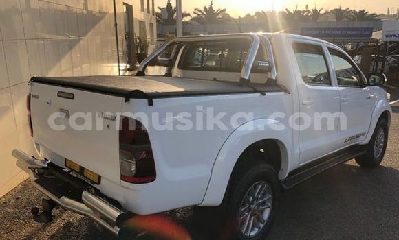 Buy Used Toyota Hilux White Car in Beitbridge in Matabeleland South Buy Used Toyota Hilux White Car in Beitbridge in Matabeleland South