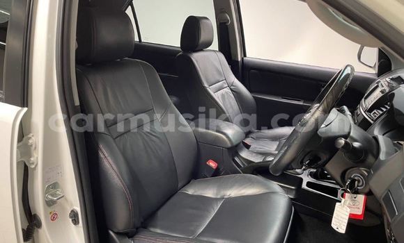 Nunua Ilio tumika Toyota Fortuner Nyeupe Gari ndani ya Beitbridge nchini Matabeleland Kusini Nunua Ilio tumika Toyota Fortuner Nyeupe Gari ndani ya Beitbridge nchini Matabeleland Kusini